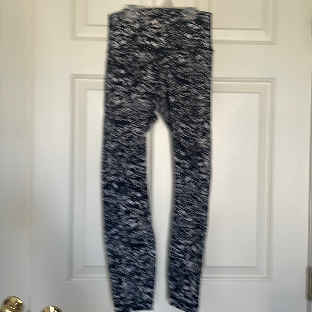 Lululemon Wunder Under High-Rise Tight 25 in Full-on Luxtreme.